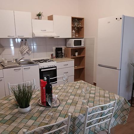 Apartmani Goga Seline Exterior photo